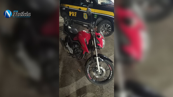 Homem é parado pela PRF e preso com moto roubada na BR 101 em Linhares